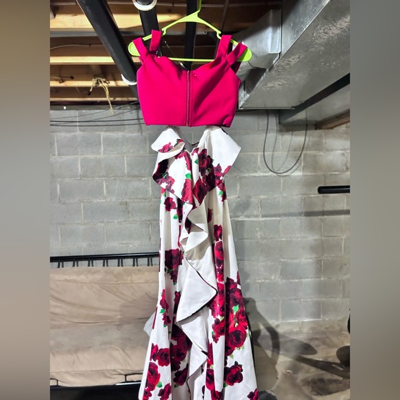 Red and white formal two-piece - Picture 2 of 4